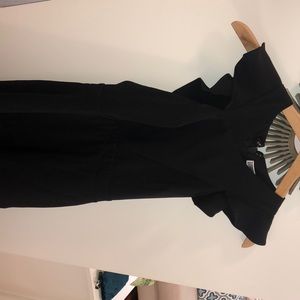 Dress ruffle bottom and high shoulder